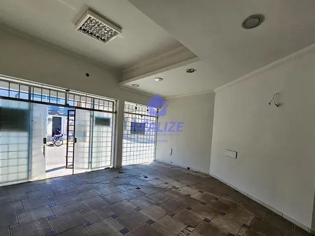 Ponto com 350m², para alugar, no bairro Centro em Botucatu