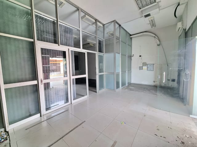Galpão / Barracão com 300m², à venda ou para alugar, no bairro Loteamento São Vicente de Paulo em Pindamonhangaba