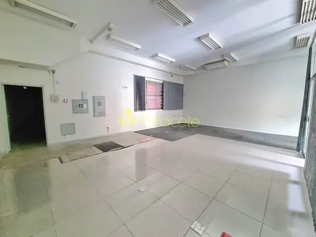 Galpão / Barracão com 300m², à venda ou para alugar, no bairro Loteamento São Vicente de Paulo em Pindamonhangaba