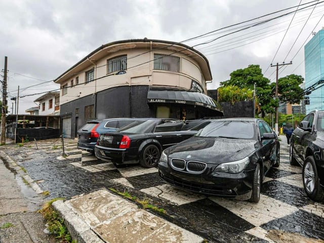 Ponto com 267m², para alugar, no bairro Cidade Monções em São Paulo