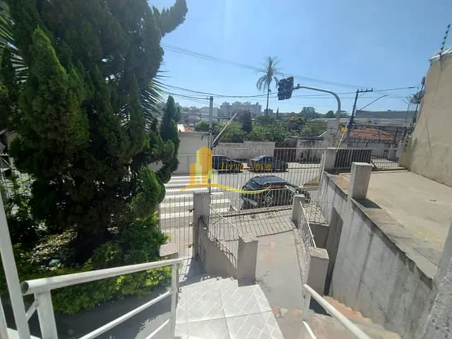 Casa com 240m², à venda ou para alugar, no bairro Vila Carmosina em São Paulo