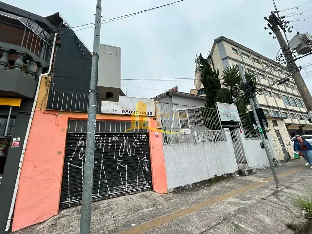 Casa com 240m², à venda ou para alugar, no bairro Vila Carmosina em São Paulo