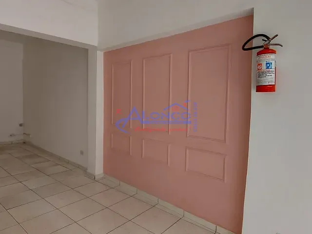 Ponto com 40m², para alugar, no bairro Centro em Jacareí