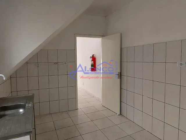 Ponto com 40m², para alugar, no bairro Centro em Jacareí