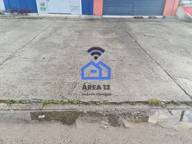 Ponto com 720m², à venda, no bairro Jardim Britânia em Caraguatatuba