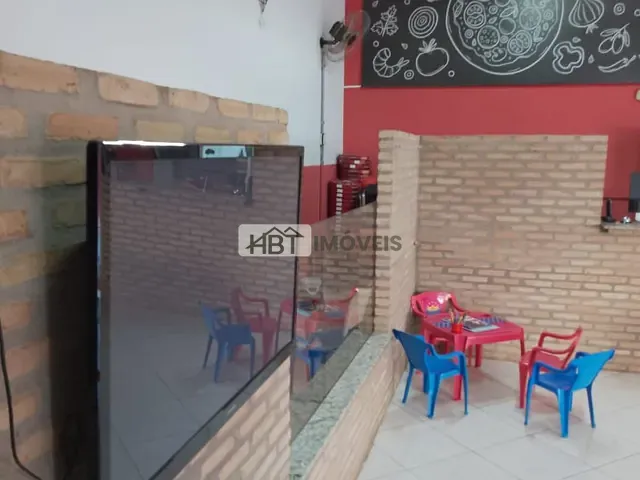 Ponto com 200m², à venda, no bairro Núcleo Habitacional Mary Dota em Bauru
