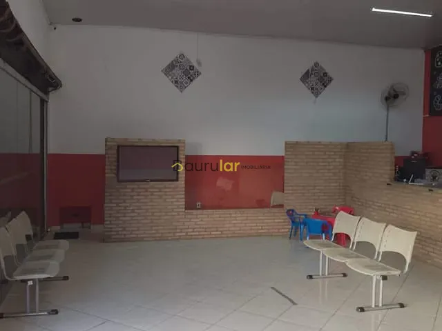 Ponto com 200m², à venda, no bairro Núcleo Habitacional Mary Dota em Bauru