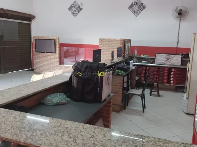 Ponto com 200m², à venda, no bairro Núcleo Habitacional Mary Dota em Bauru