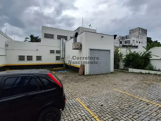 Ponto com 823m², à venda ou para alugar, no bairro São João em Jacareí