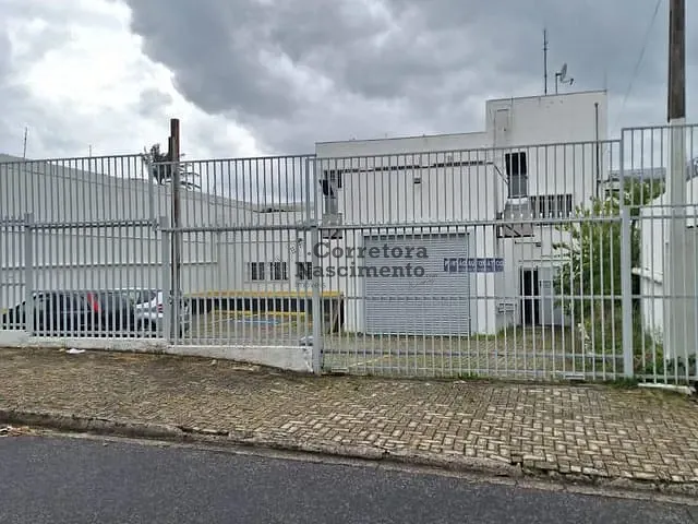 Ponto com 823m², à venda ou para alugar, no bairro São João em Jacareí