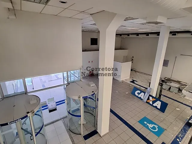 Ponto com 823m², à venda ou para alugar, no bairro São João em Jacareí