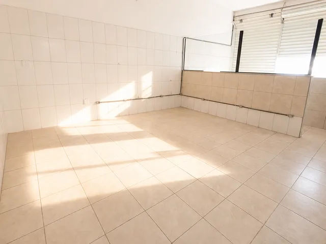 Ponto para alugar, no bairro Vila Nivi em São Paulo