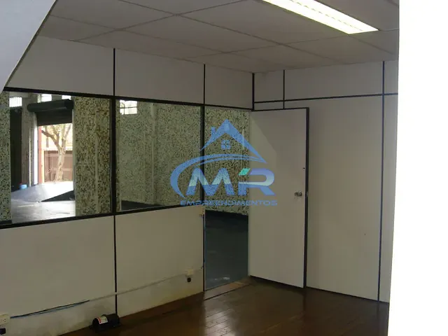 Ponto com 350m², à venda, no bairro Vila São Geraldo em São Paulo