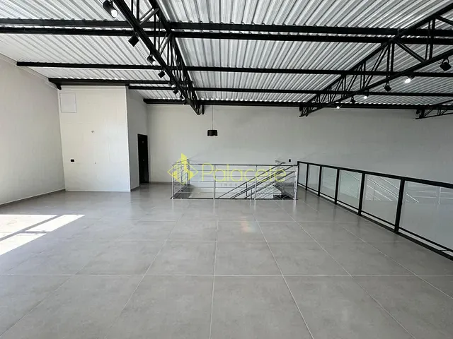 Ponto com 450m², para alugar, no bairro Independência em Taubaté
