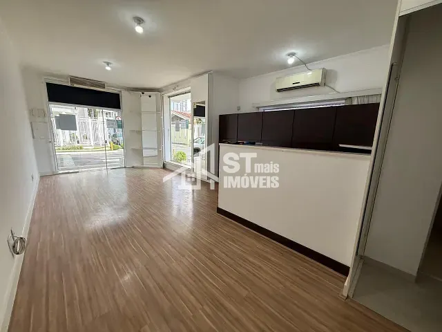 Ponto com 100m², para alugar, no bairro Centro em Andradas
