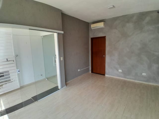 Ponto com 30m², para alugar, no bairro Centro em São João da Boa Vista