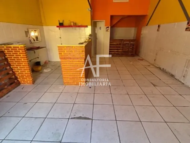 Ponto com 60m², para alugar, no bairro Residencial Estoril em Taubaté