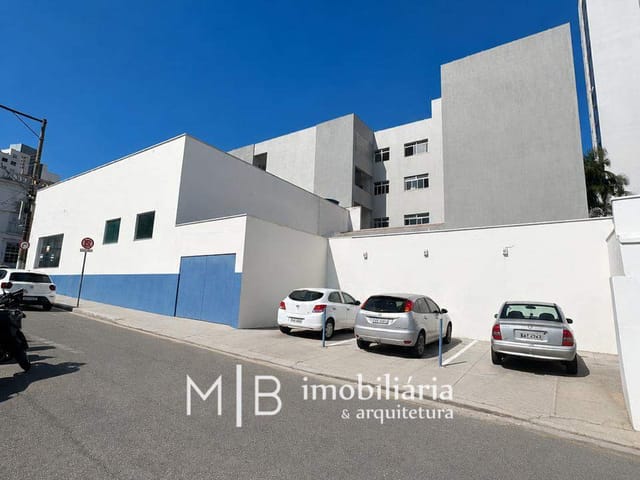Ponto com 250m², para alugar, no bairro Centro em Lavras
