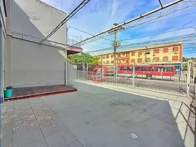 Ponto com 288m², para alugar, no bairro Medianeira em Porto Alegre
