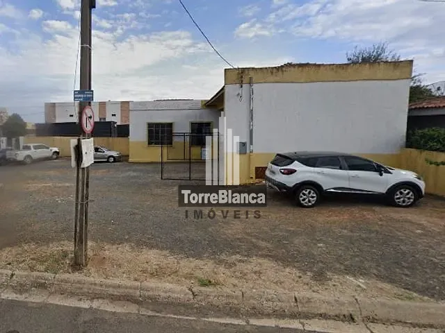 Loja com 660m², para alugar, no bairro Nova Rússia em Ponta Grossa