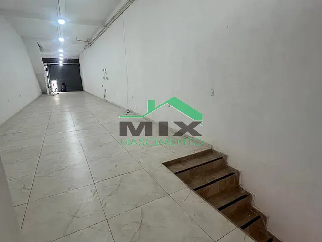 Ponto com 300m², para alugar, no bairro Taboão em Diadema