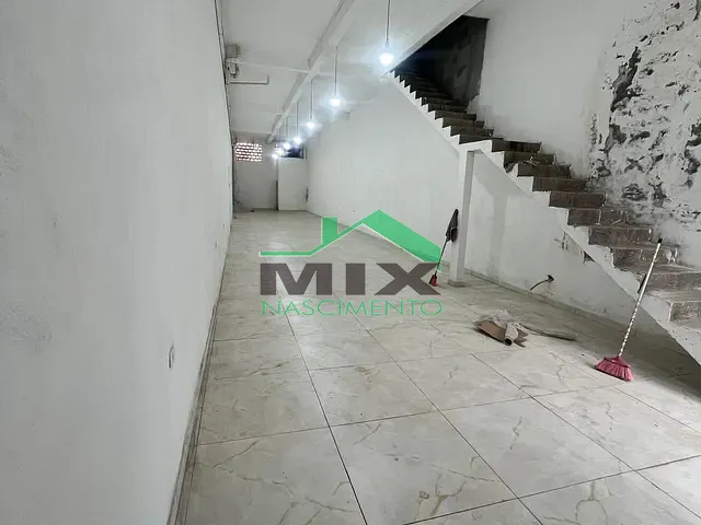 Ponto com 300m², para alugar, no bairro Taboão em Diadema