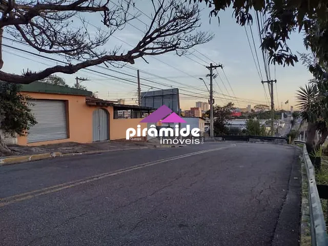Ponto com 675m², à venda, no bairro Jardim Aeroporto em São José dos Campos