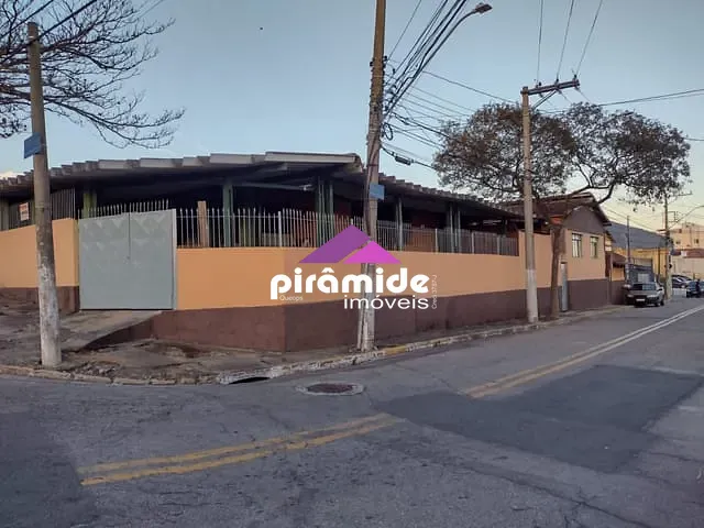 Ponto com 675m², à venda, no bairro Jardim Aeroporto em São José dos Campos