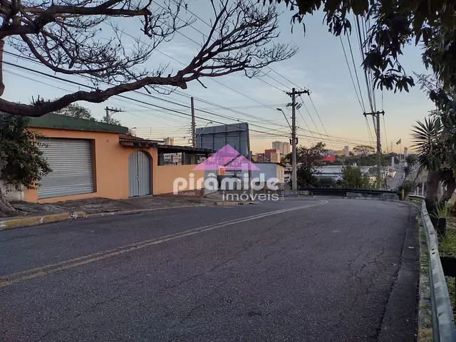Ponto com 675m², à venda, no bairro Jardim Aeroporto em São José dos Campos