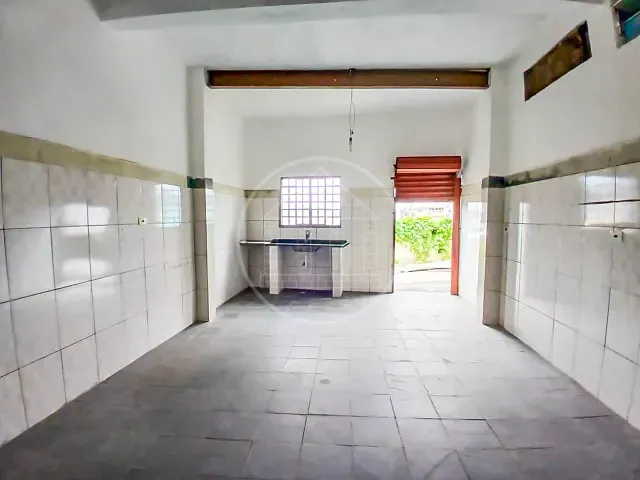 Ponto com 340m², para alugar, no bairro Parelheiros em São Paulo