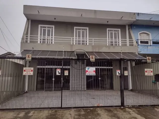 Ponto com 300m² 4 quartos e 3 banheiros, à venda, no bairro Jardim do Vale em Guaratinguetá