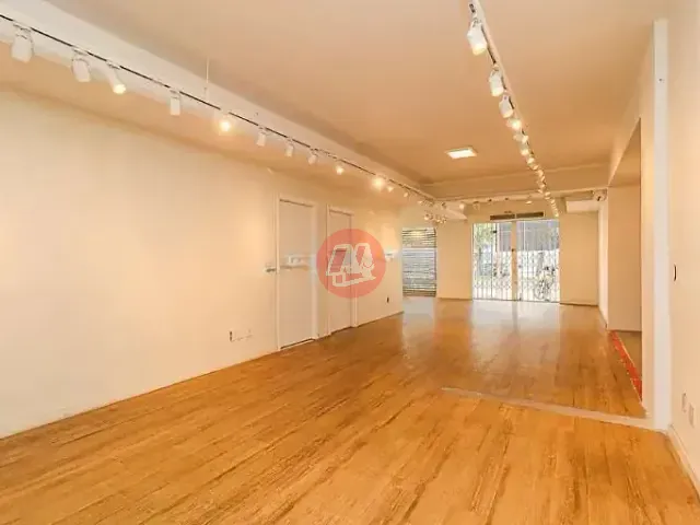 Ponto com 475m², para alugar, no bairro Rio Branco em Porto Alegre
