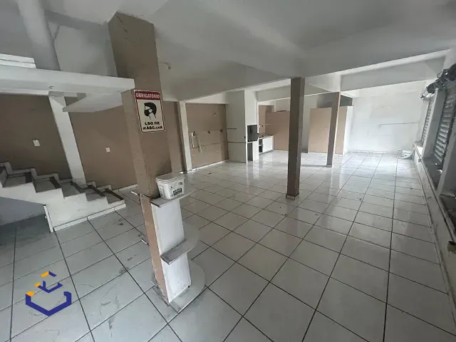 Ponto com 463m², para alugar, no bairro Joaquim Távora em Fortaleza
