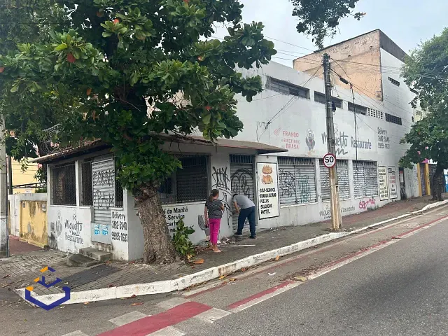 Ponto com 463m², para alugar, no bairro Joaquim Távora em Fortaleza