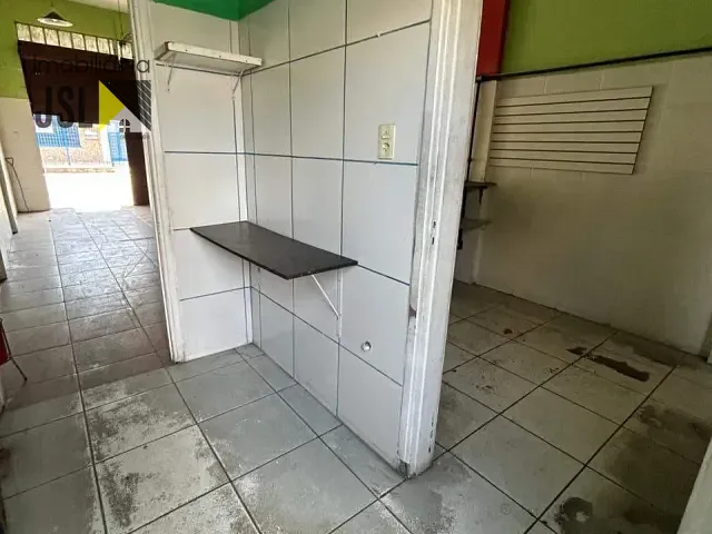 Ponto com 135m², à venda ou para alugar, no bairro Centro em Caçapava