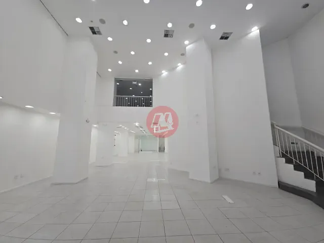 Prédio com 395m², para alugar, no bairro Centro Histórico em Porto Alegre