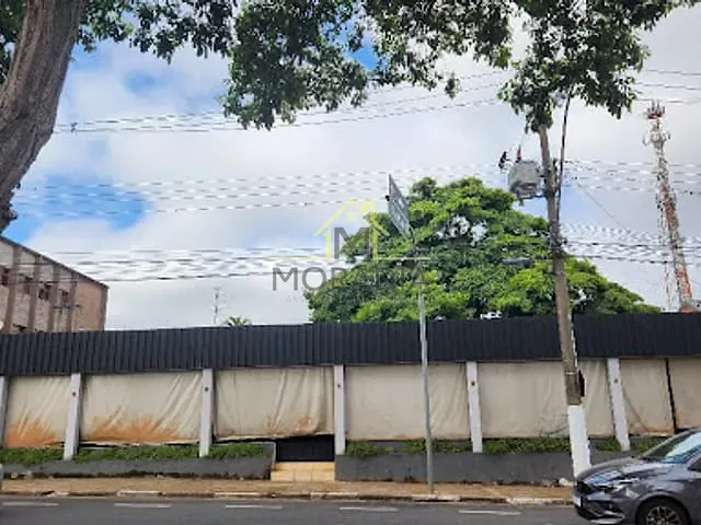 Ponto com 700m², para alugar, no bairro Centro em Guaxupé