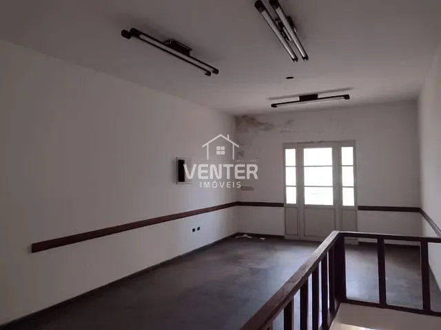 Ponto com 120m², para alugar, no bairro Centro em Taubaté