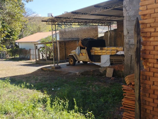 Ponto com 616m², à venda, no bairro Centro em Cambuí