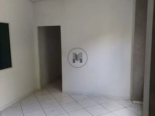 Ponto com 390m², para alugar, no bairro Cruz em Lorena