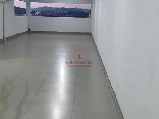 Ponto com 125m², para alugar, no bairro Jardim Graziela em Barueri