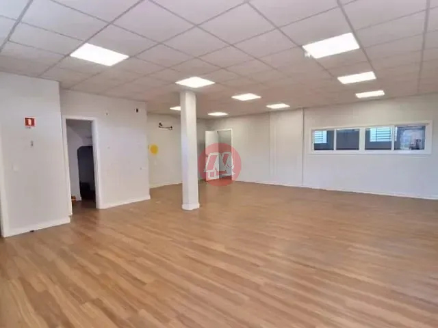 Galpão / Barracão com 550m², para alugar, no bairro Partenon em Porto Alegre