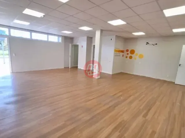 Galpão / Barracão com 550m², para alugar, no bairro Partenon em Porto Alegre