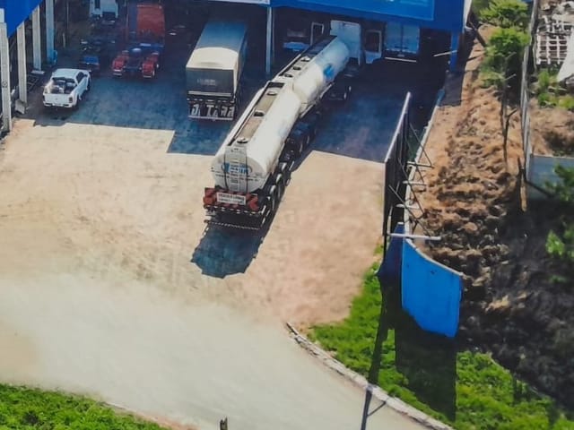 Barracão à Venda com Amplo Espaço e Ótima Localização
