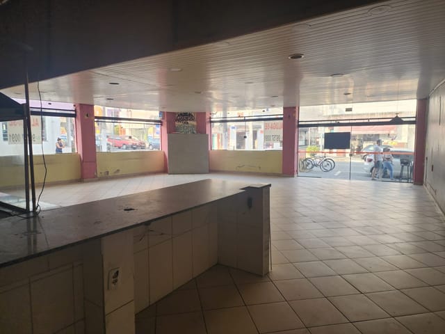 Ponto para alugar, no bairro Centro em Pindamonhangaba