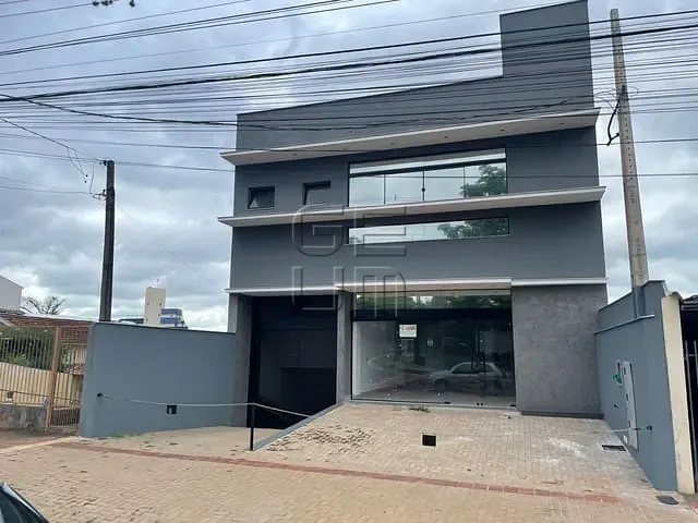 Ponto com 750m², para alugar, no bairro Ipanema em Londrina