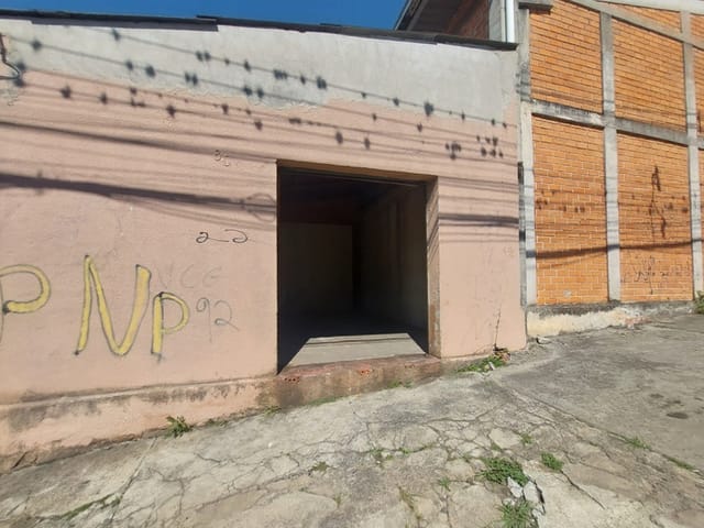 Ponto Comercial para locação, 1 vaga rotativa, 1 banheiro, 70 m², Centro.