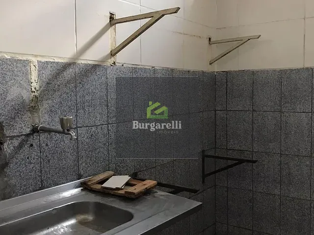 Ponto com 70m², para alugar, no bairro Santa Filomena em Lavras
