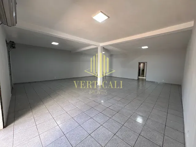 Ponto com 408m², à venda, no bairro Dom Aquino em Cuiabá