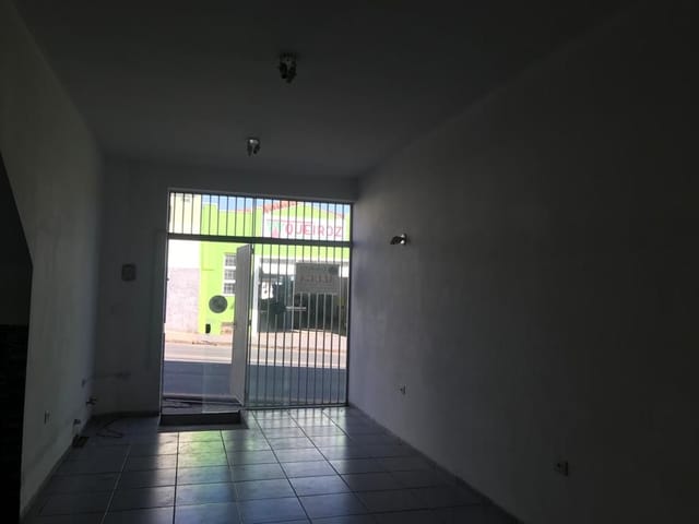 Ponto com 30m², para alugar, no bairro Pratinha em São João da Boa Vista